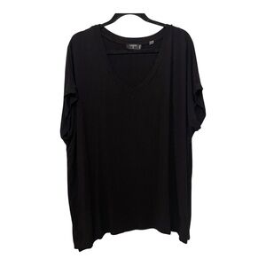 T Tahari Black V-Neck Short Sleeve Tee